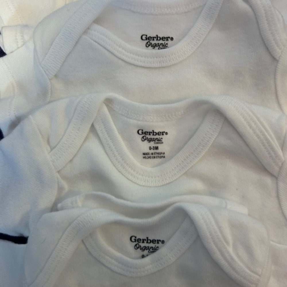 Gerber Organic White Onesies - 0-3 month - Set of 6 - Picture 2 of 4